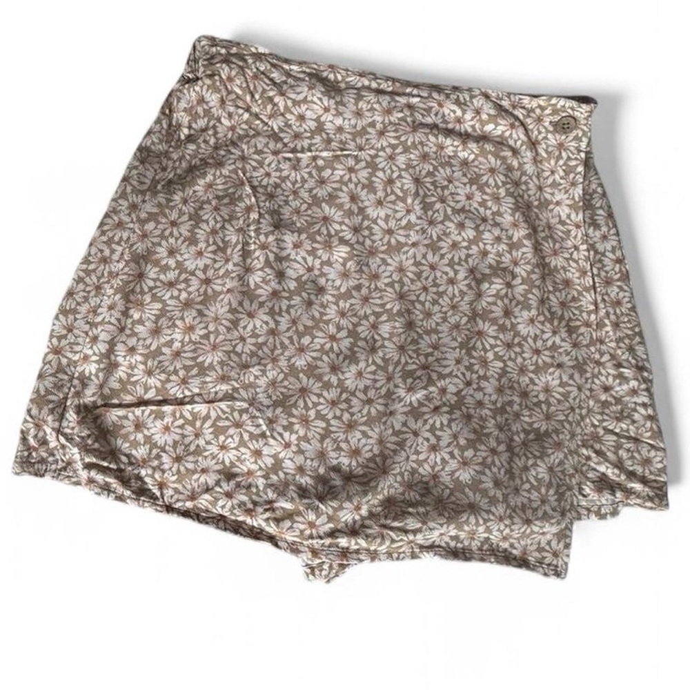 Women’s American Eagle light brown floral mini skort size M